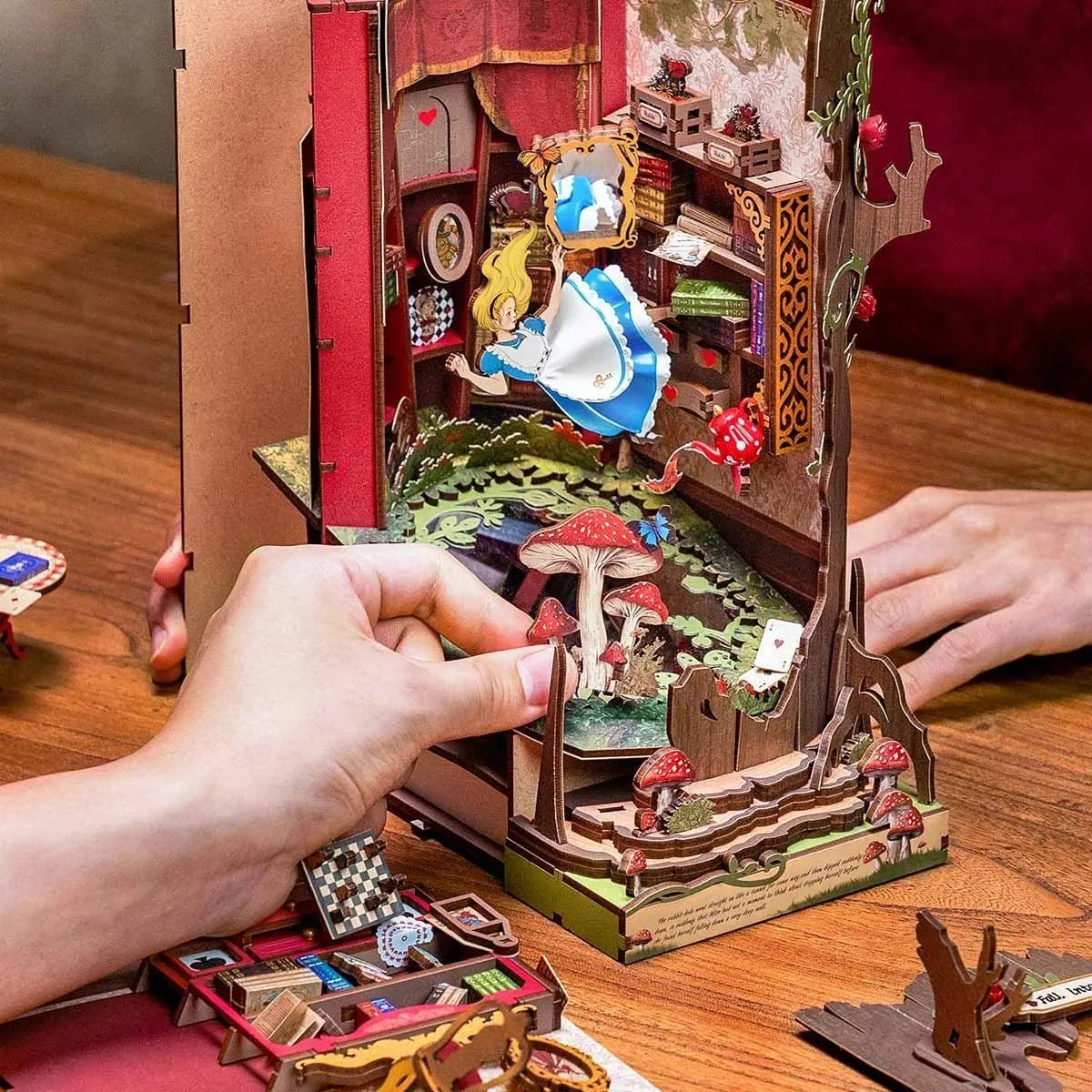Alice Fall into Wonder